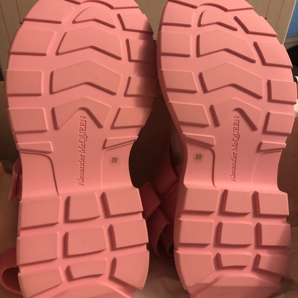 Alexander McQueen Tread Sandal Pastel Pink - size 9(39) - Picture 6 of 13